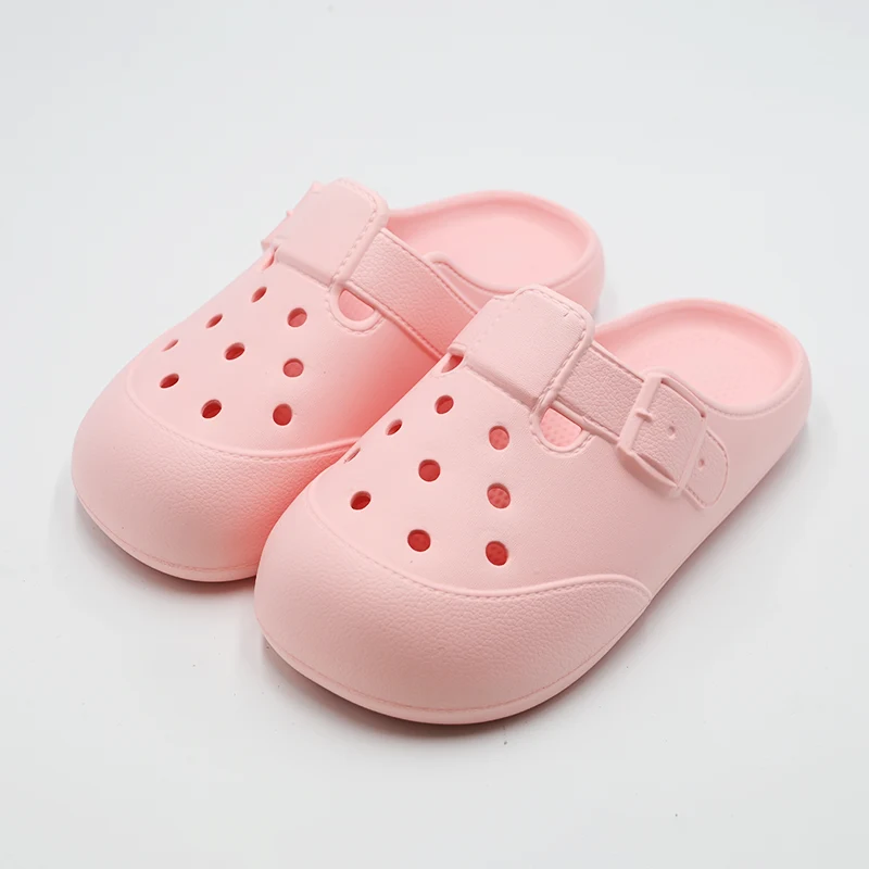 Flip Flops vs. Slides: Valg af det rigtige sommerfodtøj