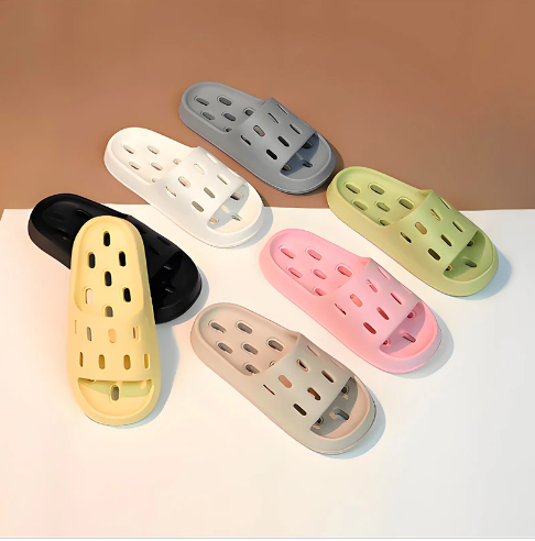 Hvorfor har badetøfler hule designs? Videnskaben bag hurtigttørrende fodtøj